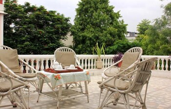 pratap bhawan home stay