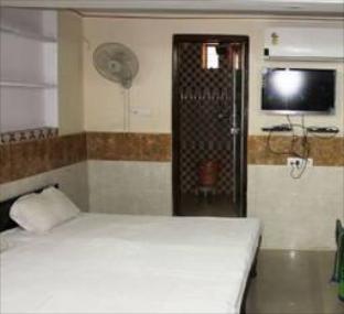 Hotel Tulsi Palace,Jhalana Doongri>>Jaipur,2 star