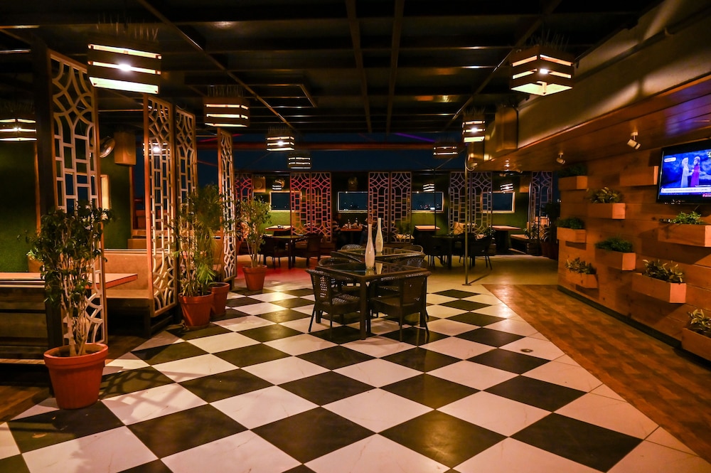 hotel shyam paradise
