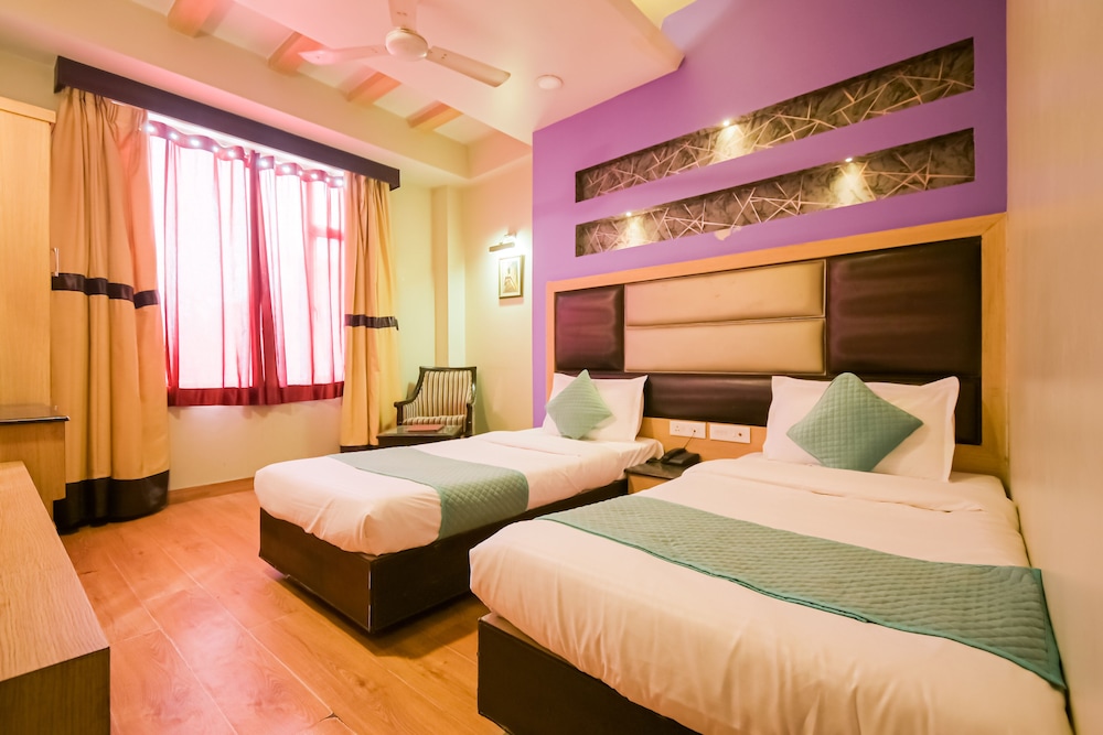 hotel aroma residency