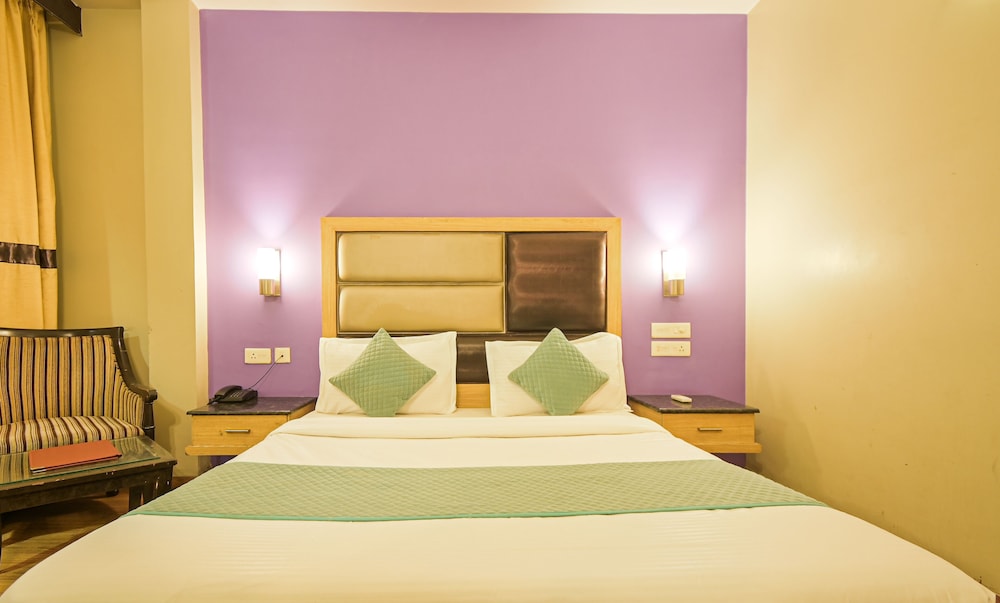 hotel aroma residency