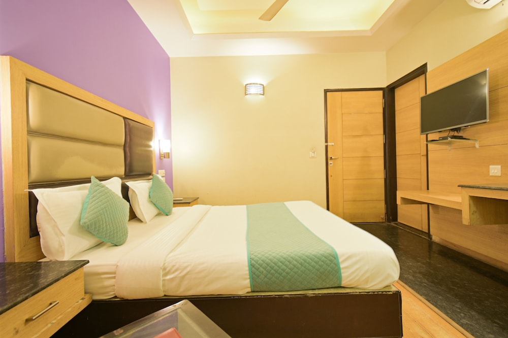 hotel aroma residency