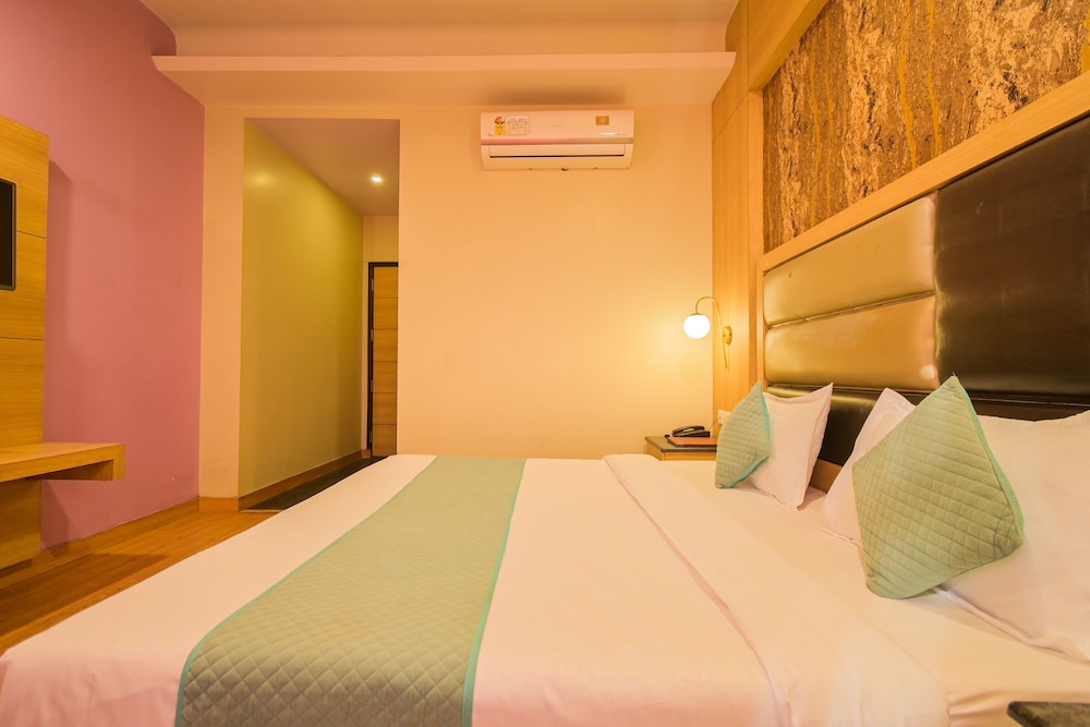 hotel aroma residency