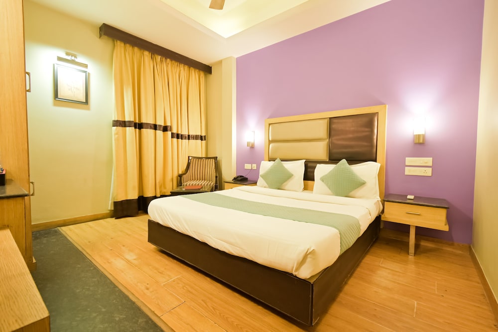 hotel aroma residency