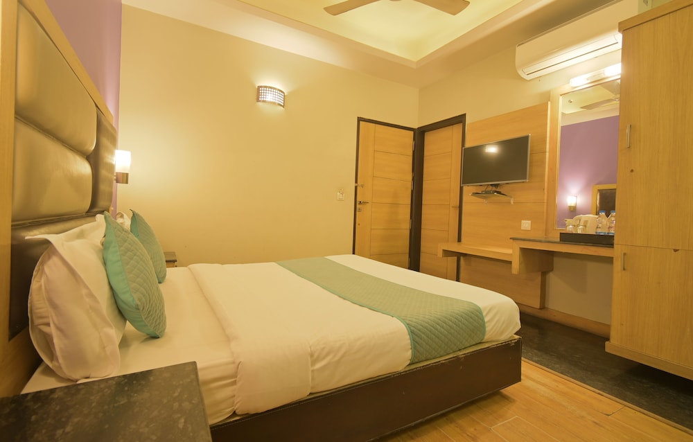 hotel aroma residency