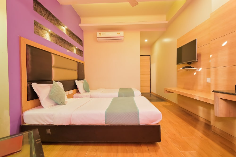 hotel aroma residency