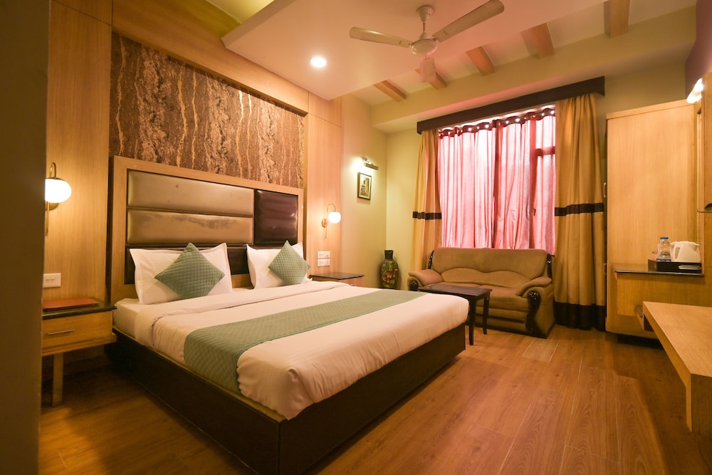 hotel aroma residency