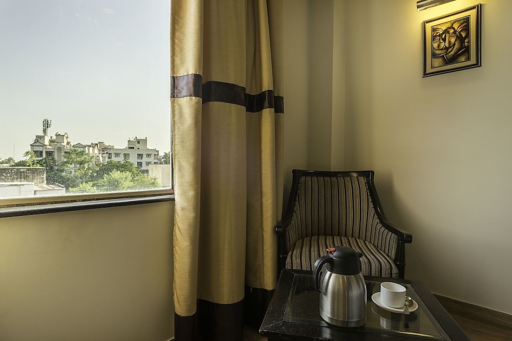 hotel aroma residency