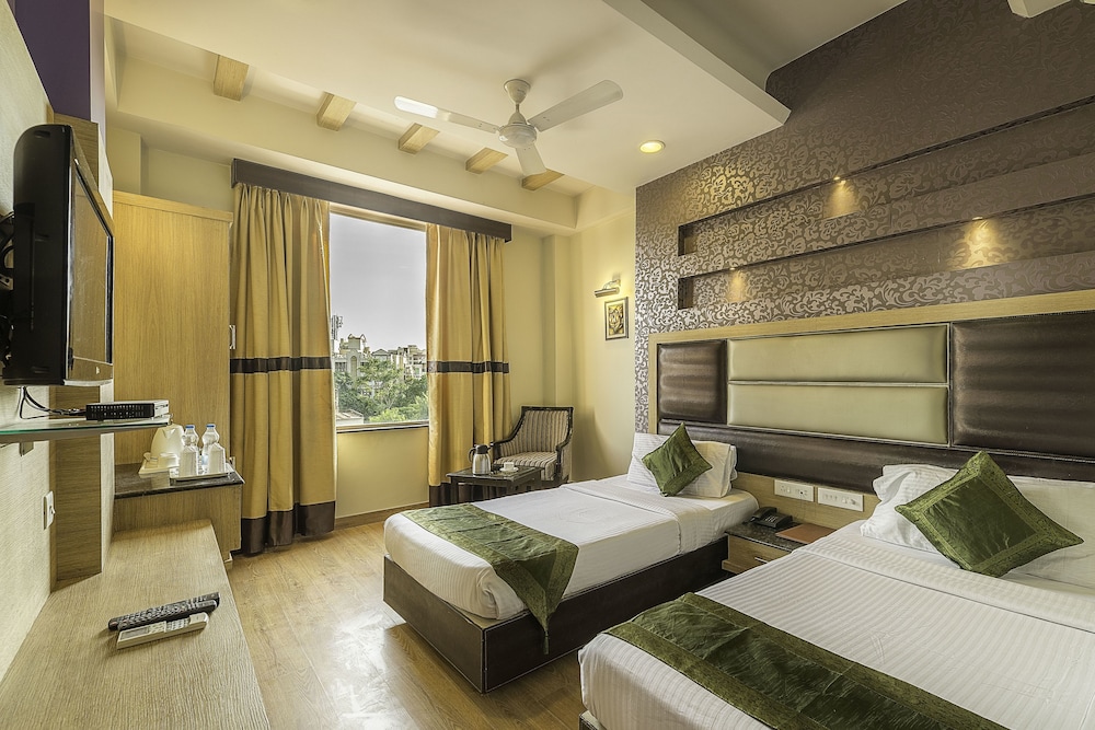 hotel aroma residency