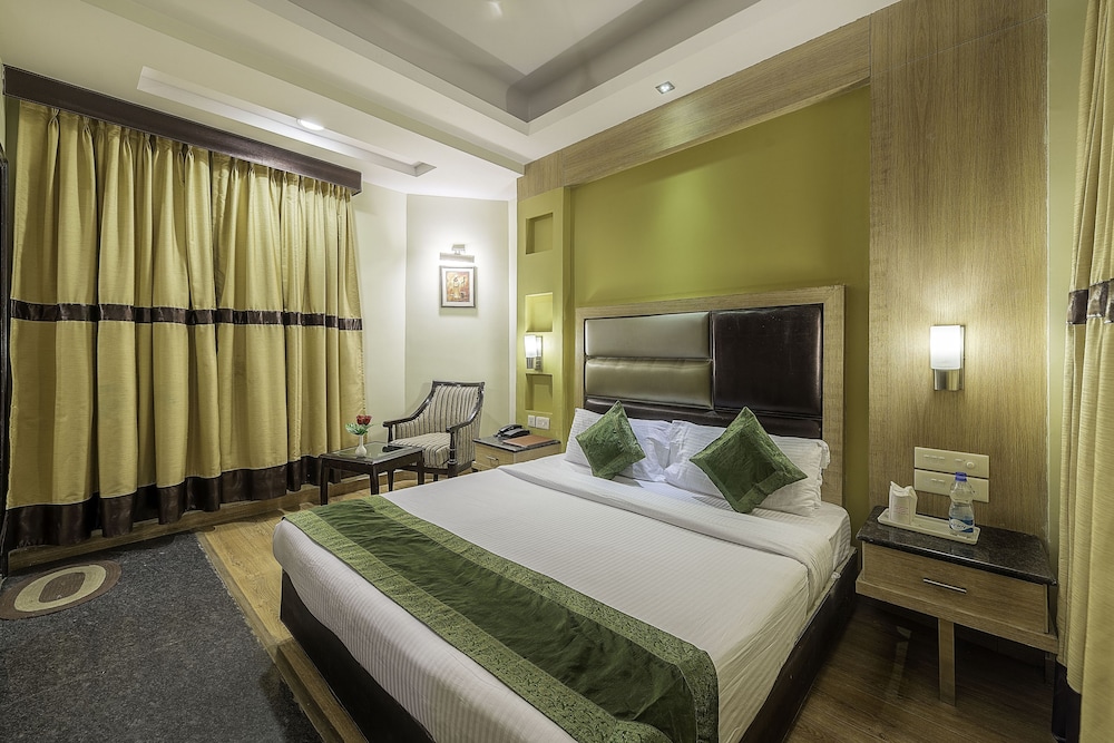 hotel aroma residency