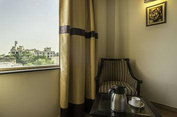 hotel aroma residency