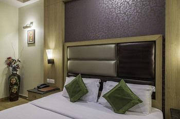 hotel aroma residency