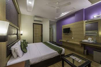 hotel aroma residency