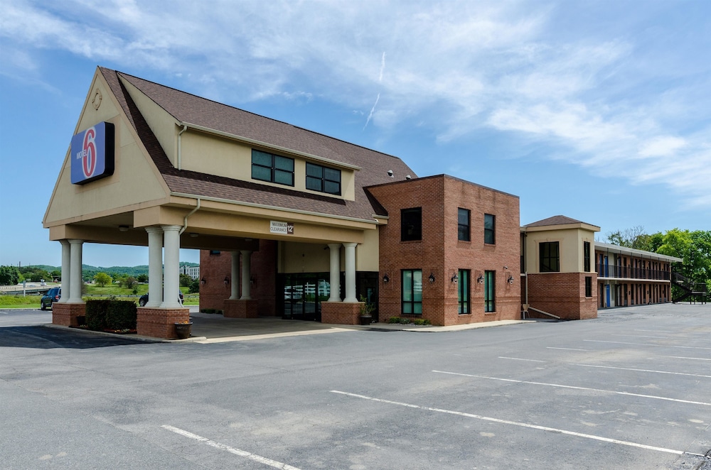 motel 6 lexington va