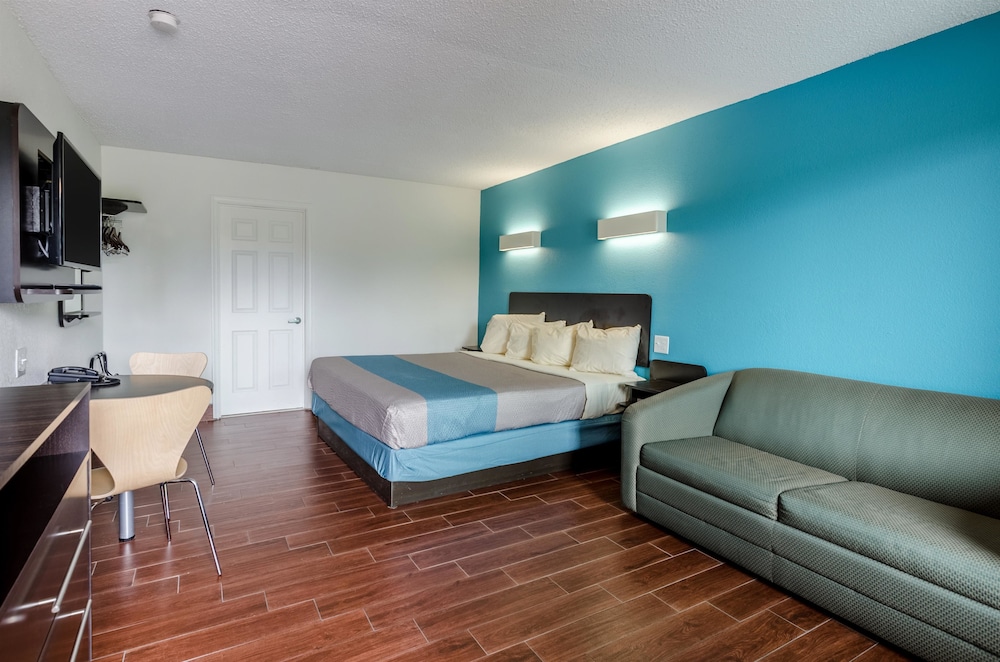 motel 6 lexington va