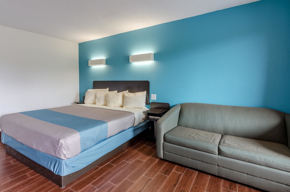 motel 6 lexington va