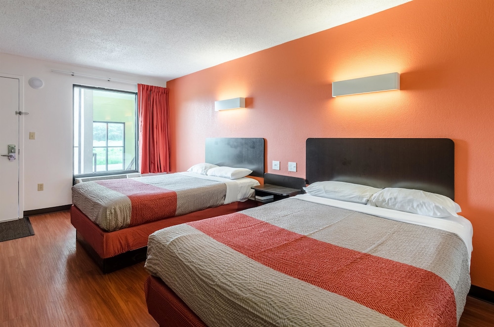 motel 6 lexington va