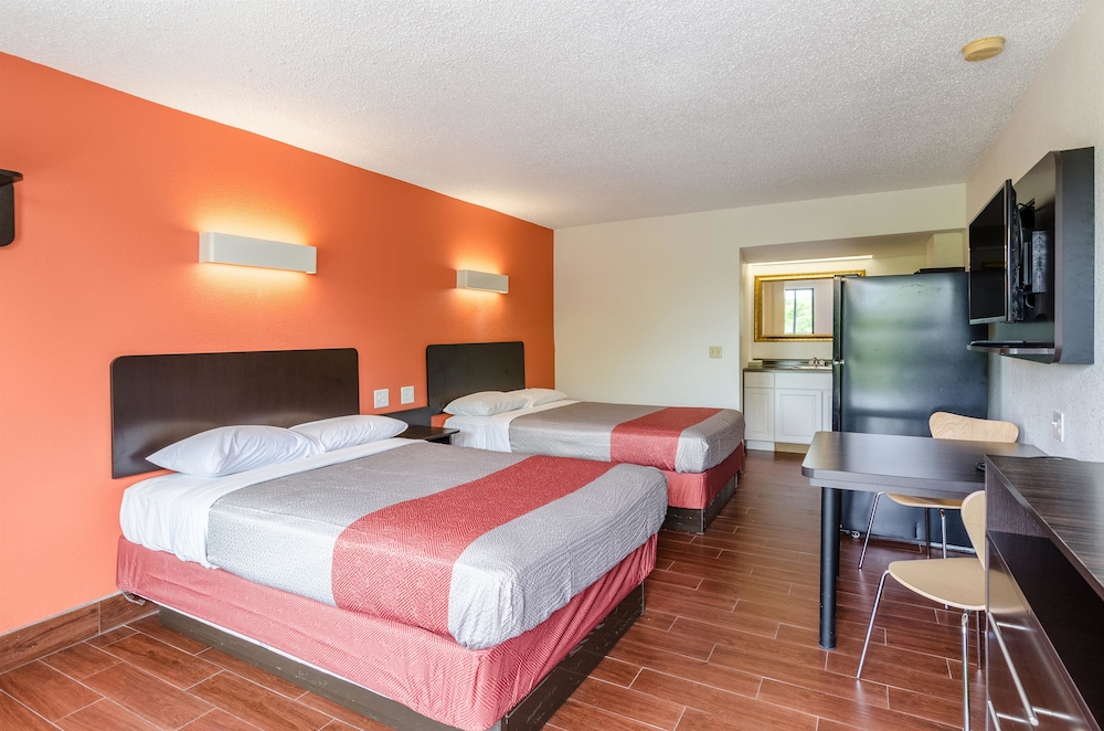 motel 6 lexington va