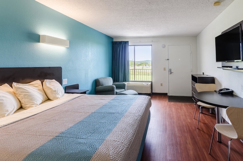 motel 6 lexington va