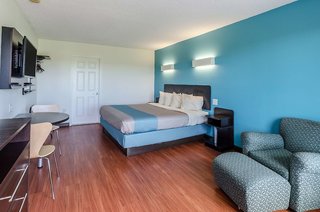 motel 6 lexington va