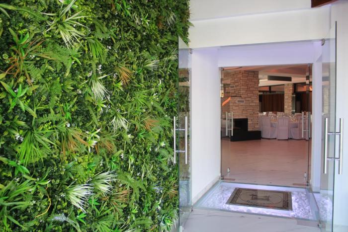 petsas apartments and tavern