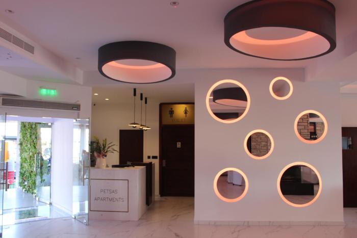 petsas apartments and tavern