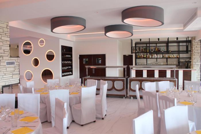 petsas apartments and tavern