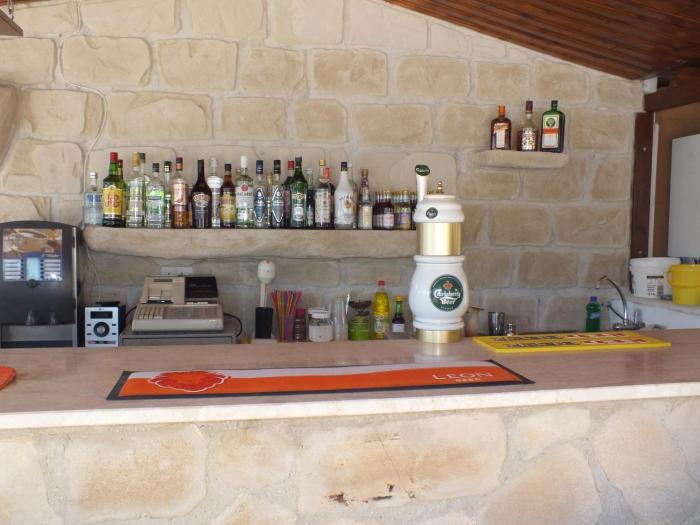 petsas apartments and tavern