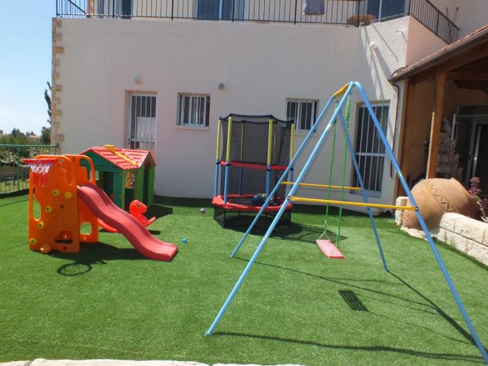 petsas apartments and tavern