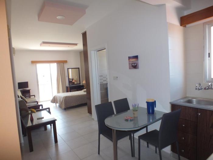 petsas apartments and tavern