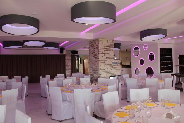 petsas apartments and tavern