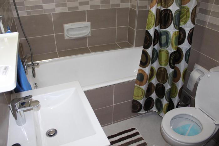 petsas apartments and tavern