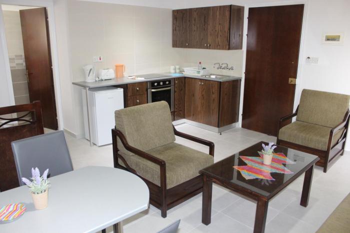 petsas apartments and tavern