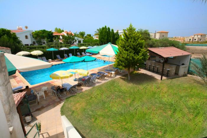 petsas apartments and tavern
