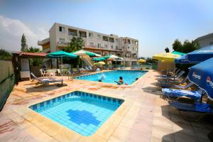 Petsas Apartments & Tavern,Paphos>>Coral Bay,3 star