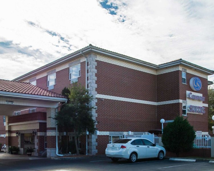 comfort suites airport