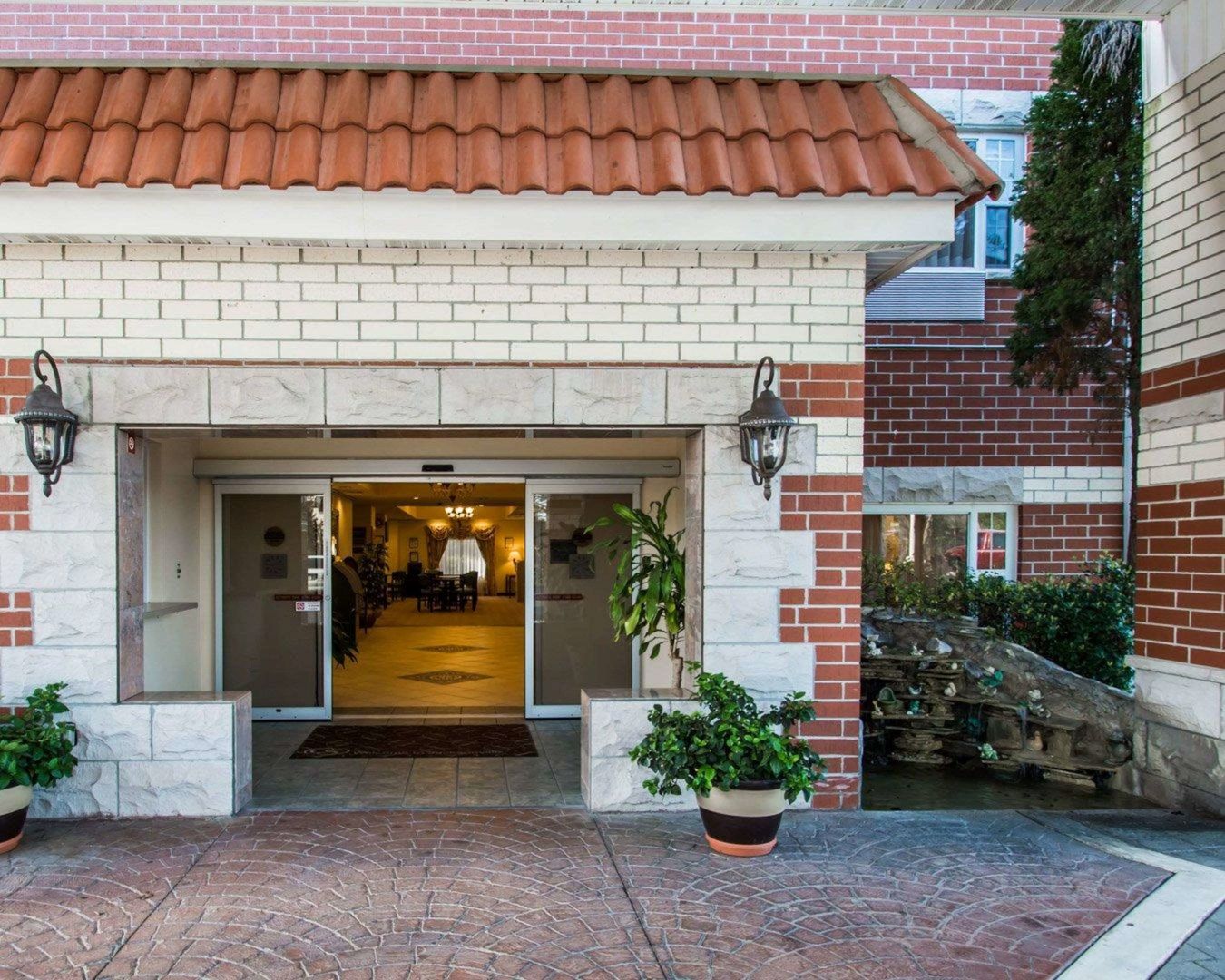 comfort suites airport
