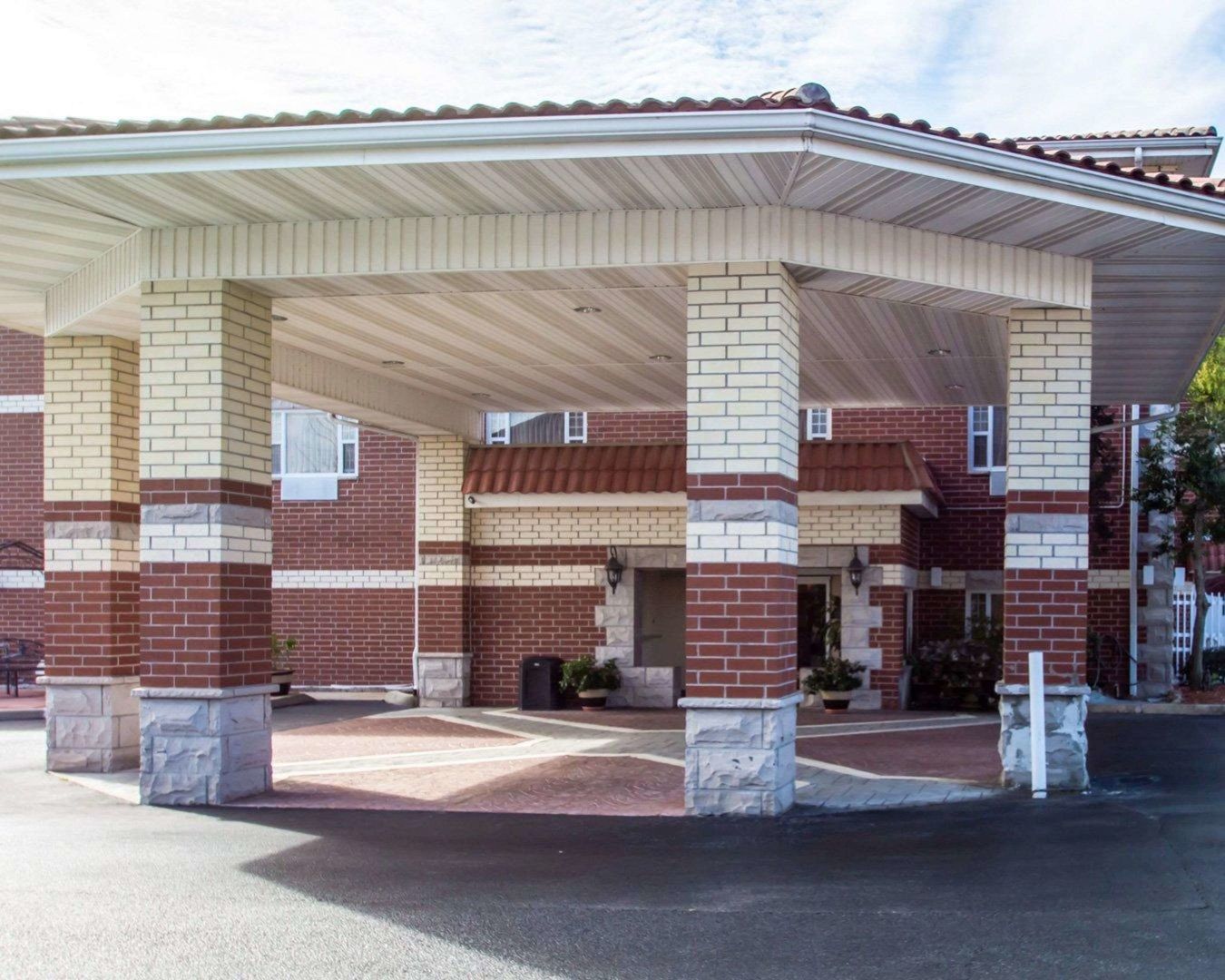 comfort suites airport