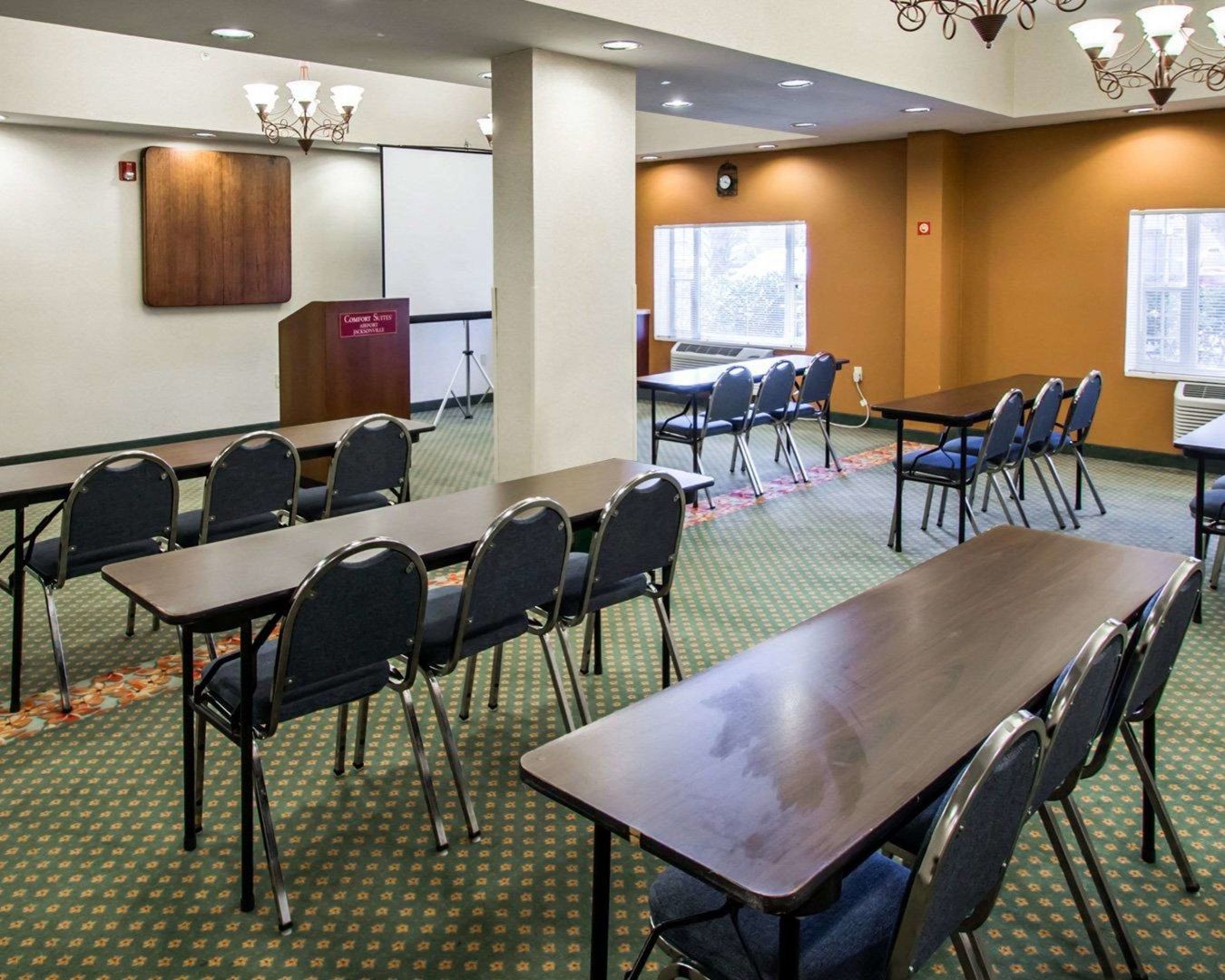 comfort suites airport