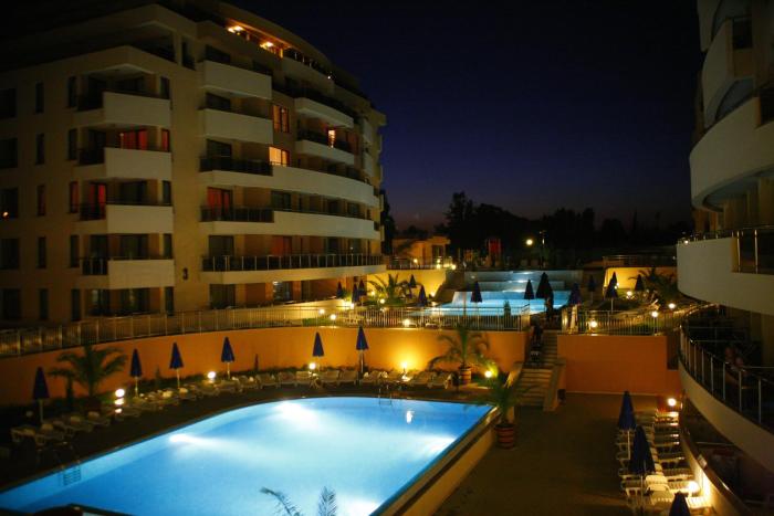 hermes club hotel and apartments