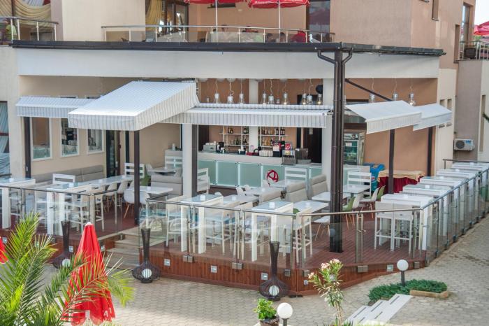 hermes club hotel and apartments