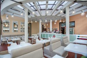 hermes club hotel and apartments