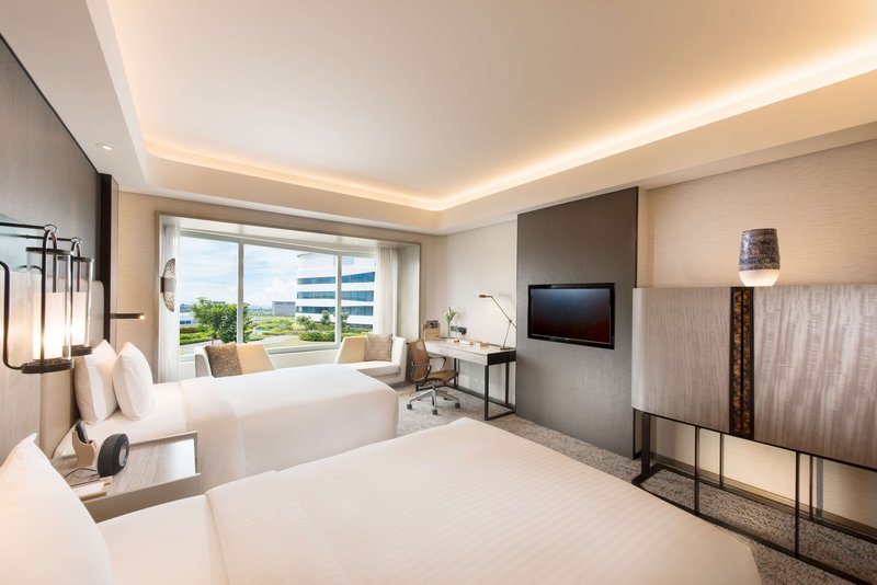 conrad manila
