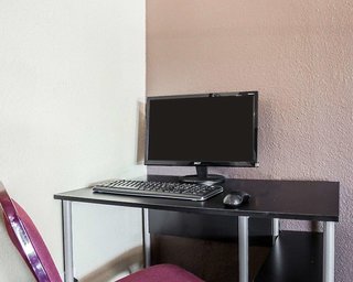Econo Lodge Jefferson City,Columbia>>Cole,2 star