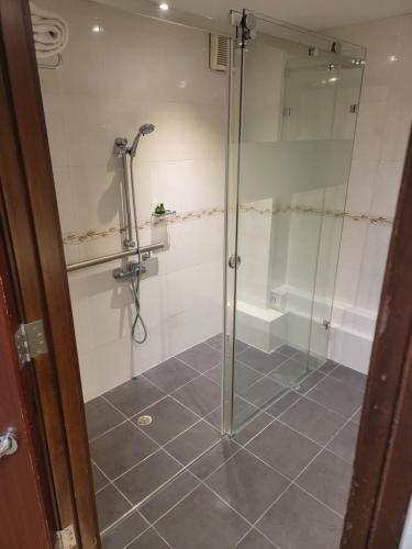 mingle place with the star