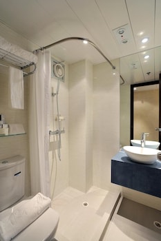 mingle place with the star