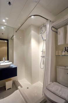 mingle place with the star