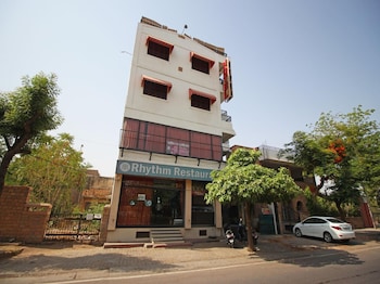 hotel ajit mansion