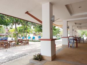 d r lanta bay resort