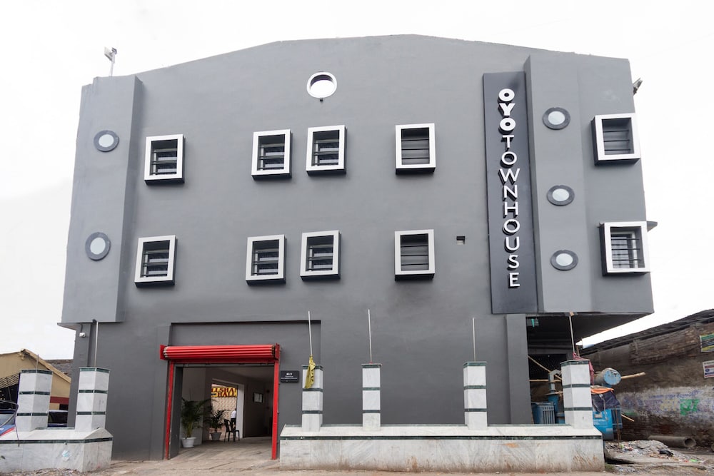 townhouse hotel mannat international